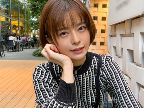 【無毛ちっぱいお姉さん】ツルマン美人が大胆に披露！キレイなパイパンマ●コを激しく突きまくり、ねっとり味わい尽くす！