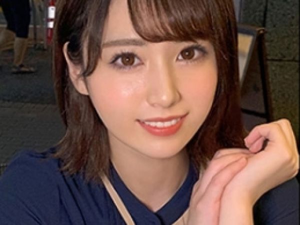 【禁断の浮気SEX】『彼氏には内緒…』ちっぱい美少女がホテルで大胆変身！カメラの前で恥じらいながらもメス顔全開♡ウブな素人娘が彼氏以外のチ●ポに夢中！