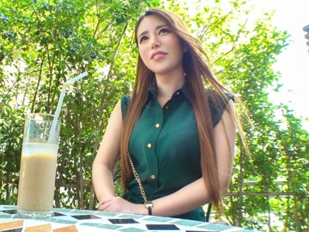 【エロすぎ人妻秘書】『ダメ…気持ち良すぎる…』三十路の綺麗な弁護士秘書が夫以外のチ○ポに溺れる！激ピストンにマジイキ連発♡熟女の色気とエロさが止まらない！！