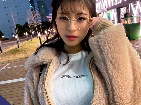 【巨乳メガネ女子の豹変】真面目そうなメガネっ娘が体操服姿で大胆セックス！おっぱい揺らして乱れまくる、隠れセックスモンスターの正体が明らかに！！