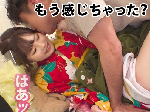 【晴れ着女子大生の初体験】『ダメ、声出ちゃう…』振袖姿のウブなJDがテントの中で大胆に！無毛の敏感マ○コを高速ピストンされ、我慢できずに喘ぎまくり！騎乗位で激しく腰を振り、快感に溺れる姿がエロすぎる♡