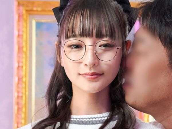 【無表情ロボ娘の淫乱覚醒】『プログラム外の快感…』スレンダーで知的な眼鏡美少女ロボが、好き放題にヤられまくり！無表情なのにアソコはビショビショで、セクサロイドの隠れたエロさが爆発！