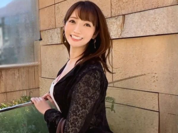 【裏切り巨乳メンエス嬢】『彼氏には内緒…』黒パンストがエロい人気嬢が浮気チンポに夢中！ナマで咥え込み、彼氏以外の肉棒に悶える！