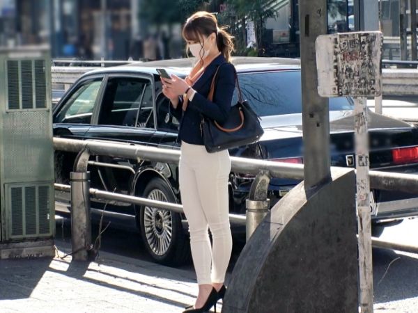 【ストレス解消フェラ】『仕事のストレス、チンポで発散…』美人OLが口内射精で大満足！潮吹き禁止のルール無視でエロさ爆発の口技披露♡