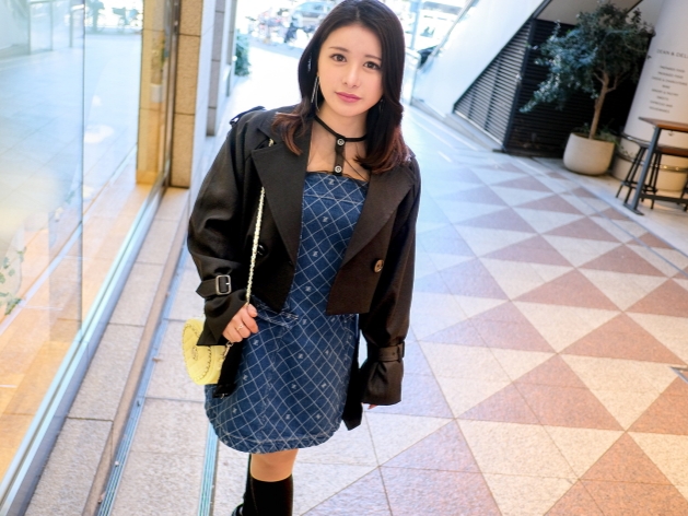 【人妻の淫らな秘密】『ダメ…でも気持ちいい…』肉感たっぷりのエロボディ人妻が、禁断の不倫セックスに溺れる！肉厚なオマンコでチンコを包み込み、濃厚な腰振りで乱れまくる！夫には見せられない、変態人妻の淫らな姿がたまらない！♡