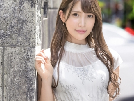 【スレンダー美少女の素人チンコ体験】「気持ち良すぎる…」美乳美尻の如月えれなが素人男性と本気セックス！おマンコを激しくピストンされ、喘ぎまくる姿は必見！素人チンコに乱れまくる美少女の淫らな姿に興奮間違いなし！♡