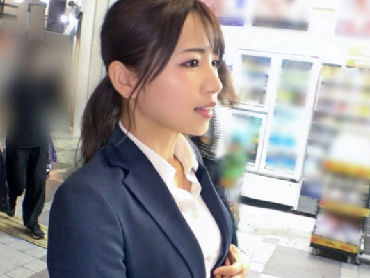 【スーツ姿の美脚OL】『ダメ…ここじゃ…』黒パンスト破いてナンパ即ハメ！敏感なトロマンに肉棒ブチ込みオフィス街でヤリまくり♥